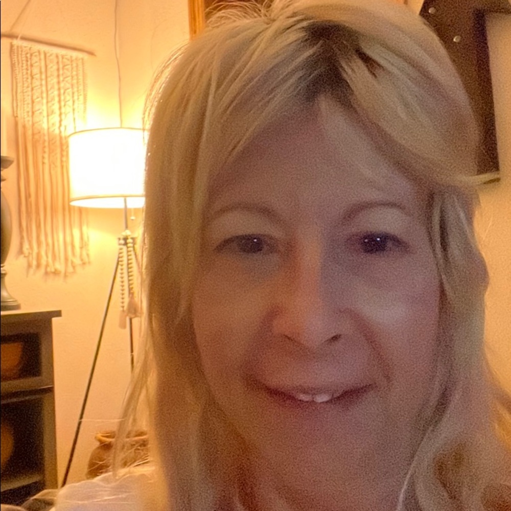 Meet your Posher, Kelly